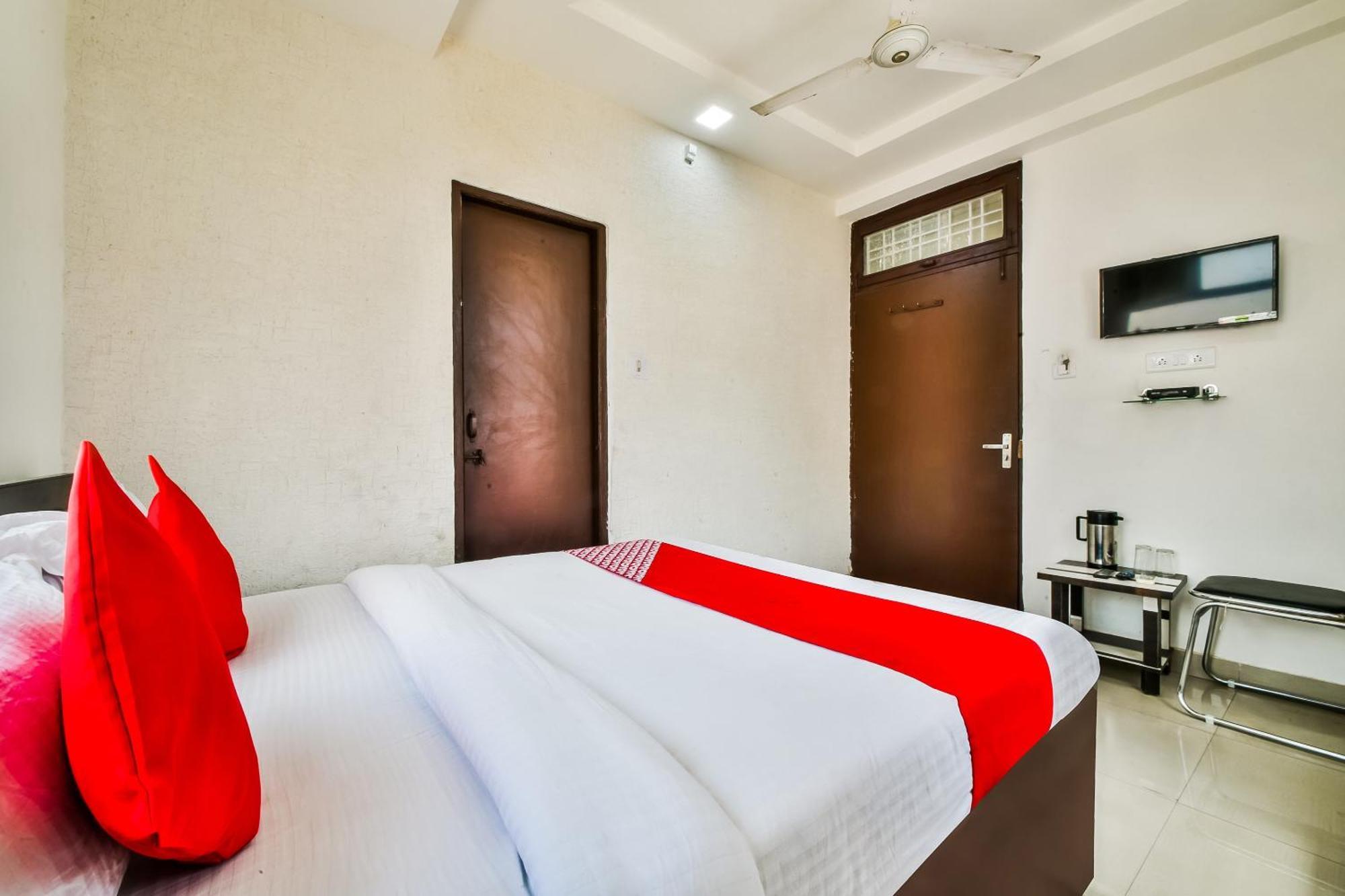 Hotel O 19660 Hotel Tirupati Residency Кота Экстерьер фото